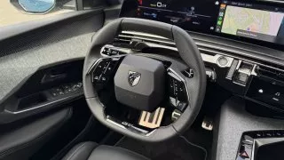 Peugeot e-3008