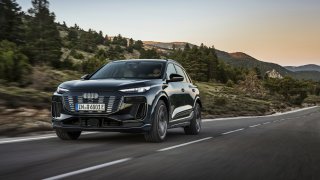 Audi představilo stěžejní elektromobil. Model Q6 e-tron je revoluční a sdílí techniku s Porsche