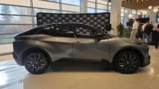 Toyota C-HR+