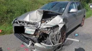 Vybržděné stojící auto a zezadu náraz vozu, jehož řidič nedokázal zastavit aneb Co neubrzdíš, to ukecáš!?