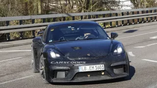 Porsche 718 Cayman GT4 2