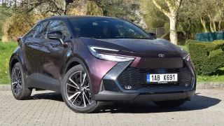Toyota láká na podzimní slevy. Na některé modely slibuje úsporu až 290 tisíc korun