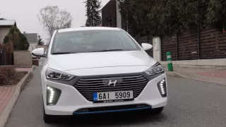 Hyundai Ioniq PHEV - exteriér 3