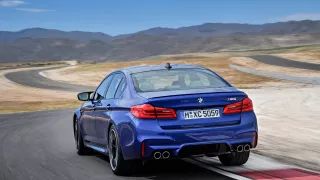 BMW M5 2018 8