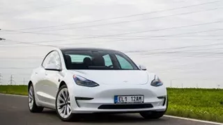 Test Tesly Model 3 Long Range: Jaké to je poprvé za volantem Tesly?