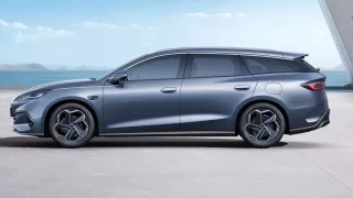 Do Česka míří kombi velikosti Superbu s dojezdem 2000 km a cenou levné Octavie. Prodej začne v září