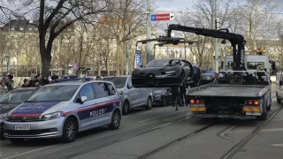 Jel rychlostí 119 km/h ve městě: Vídeňská policie mu za to rovnou zabavila Bugatti Chiron