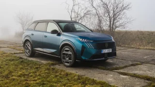 Peugeot E-5008 Dual Motor