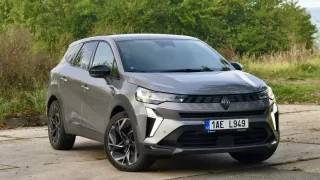 Symbioz se v Renaultu vtlačil mezi ozkoušená jména. Přesto se dá čekat, že obtloustlý kombík uspěje