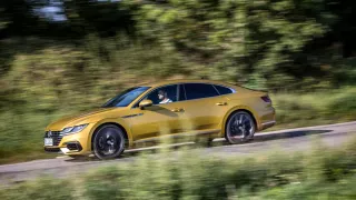 Volkswagen Arteon R-Line 2.0 TSI jízda 4