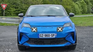 Poprvé za volantem Alpine A290: Je to nejlepší elektromobil s předním pohonem. Má ale jednu vadu