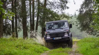 Mercedes-Benz G 350 d Professional nedělá ostudu a