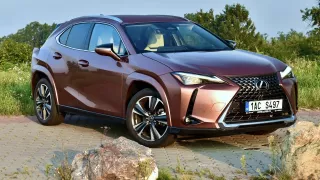 Lexus UX 300h