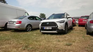 Téma: S automobilem na rockový festival