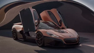 Luxusní měděný hypersport k 15. výročí. Rimac začíná mrkat po benzinu