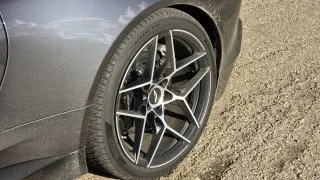 Aston Martin Vanquish V12