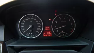 BMW 530i E60 interiér 1