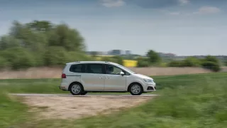 Ojetý SEAT Alhambra nabízí skvělou hodnotu 12