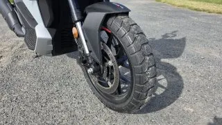 Aprilia SR GT 400