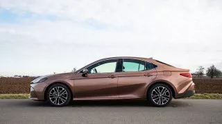 Test Toyota Camry 2024