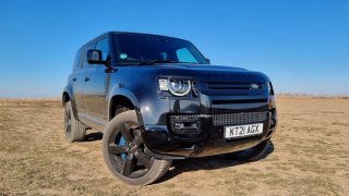 Land Rover Defender V8 Bond Edition