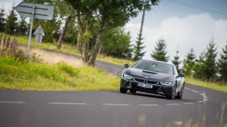 Provětrali jsme hybridní BMW i8 v edici Protonic F