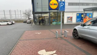 Řada lidí chápe tuto dopravní značku špatně. Pro parkování nestačí být rodičem s dětmi