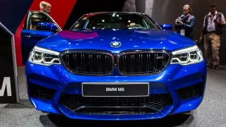 Novinky BMW na stánku ve Frankfurtu. 11