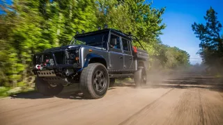 Defender s osmiválcem dostal jméno Viper - Obrázek