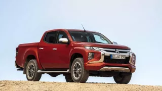 Nový pick-up L200 drží offroadový prapor Mitsubishi po vyhynulém Pajeru