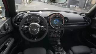 MINI Clubman 2019 - interiér 1