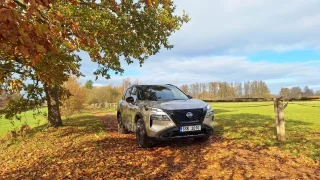 Hranatým tvarům odzvonilo. Nový Nissan X-Trail je spíš určen pro rodiny s dětmi