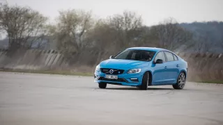 Švédský sporťák Volvo S60 Polestar 19