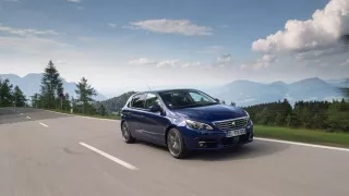 Vylepšený Peugeot 308 ve verzi kombi 11