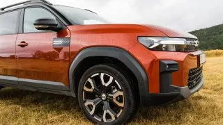 Dacia Bigster hybrid 155