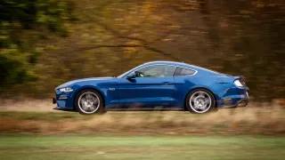 Ford Mustang jízdní 11