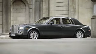 Jak se v Česku nakupuje ojetý Rolls-Royce: Věřte pouze továrnímu programu a nebojte se mít přání