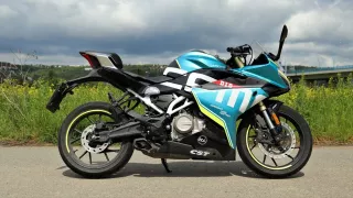 CFMOTO 300SR