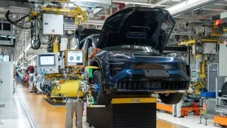 Stovka za 2,5 sekundy. Nejvýkonnější Porsche všech dob jezdí jako katapult, vzniká v Bratislavě