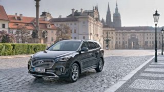 Hyundai získal ocenění pro své modely i10 a Grand Santa Fe