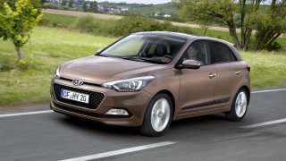 Malý městský hatchback s cenovkou do 200 tisíc korun. Jak je na tom Hyundai i20 a jeho konkurence?