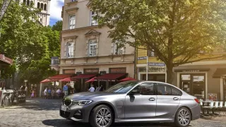 BMW 330e