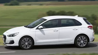 Když ojetý Hyundai i30, tak po důchodci! Našli jsme i voňavku s nájezdem 10 tisíc km za pět let