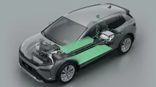 Vyznejte se v akumulátorech elektromobilů: Jaké má Škoda, co používá Tesla a na co sází Čína