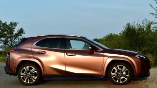 Lexus UX 300h