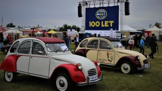 Prohlédněte si unikátní automobily značky Citroën. Ukázaly se na stoletém výročí značky v Praze