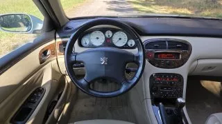 Peugeot 607