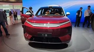 Stánek BYD v Pekingu