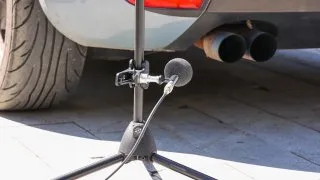 Řidičům hrozí pokuta za plný plyn, ale ne kvůli rychlosti. Policie má nový postrach tunerů a motorkářů