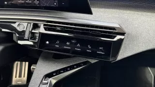 Peugeot e-3008